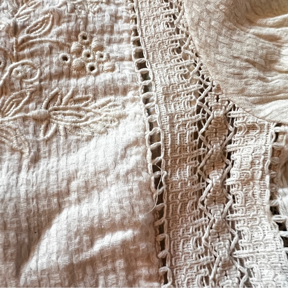 Zara Cream Lace Detail Cottagecore Quilt Pattern Puff Sleeves Ruffled Hem Blouse - Picture 14 of 15